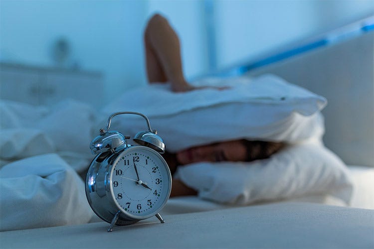 Il sonno incide su stress, umore e produttività - Un grande appetito appena svegli può essere spia di un sonno cattivo