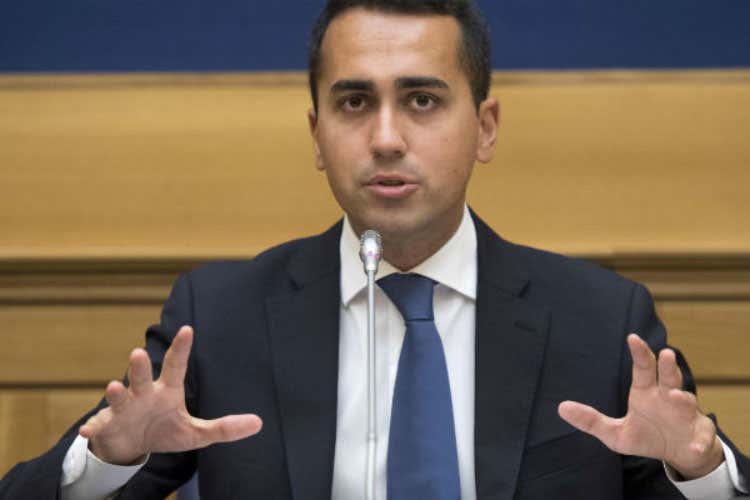 Luigi Di Maio (Dl dignit&agrave;, occupazioni a rischio L'esempio di Bergamo: 5mila in meno)