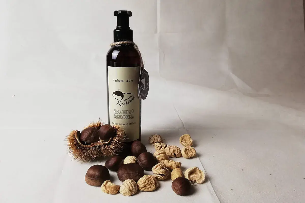 Doccia shampoo &egrave; molto delicato e idratante Il benessere dalle castagne Agriappennino, la linea cosmetica