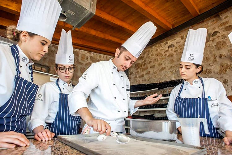 Ruggiero Carli (Il docente Ruggiero Carli nuovo pastry chef del Gruppo Muzzi)