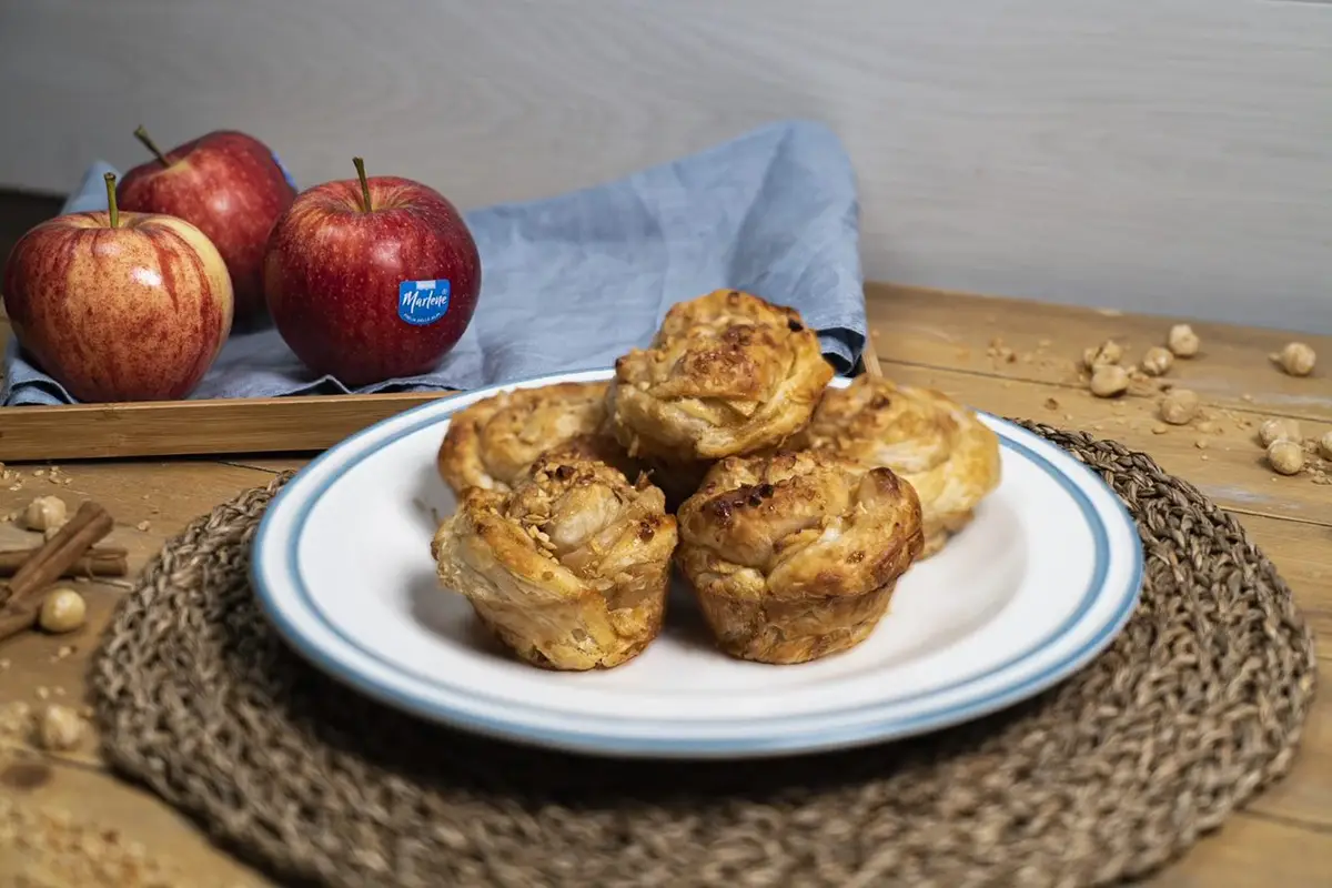 Cruffin di sfoglia alle mele Lo spuntino perfetto per lo sci di fondo? Le mele!
