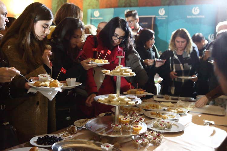 Grande affluenza alla degustazione romana (Tutto il dolce della Turchia A Roma i dessert Ottomani)