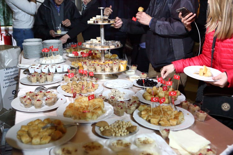 I dolci tradizionali ottomani hanno conquistato il gusto dei romani (Tutto il dolce della Turchia A Roma i dessert Ottomani)