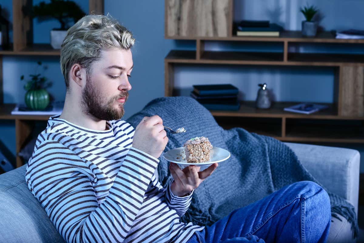 Perché non resistiamo a snack e dolci (anche da sazi)? La risposta è nel cervello Perché non resistiamo a snack e dolci (anche da sazi)? La risposta è nel cervello