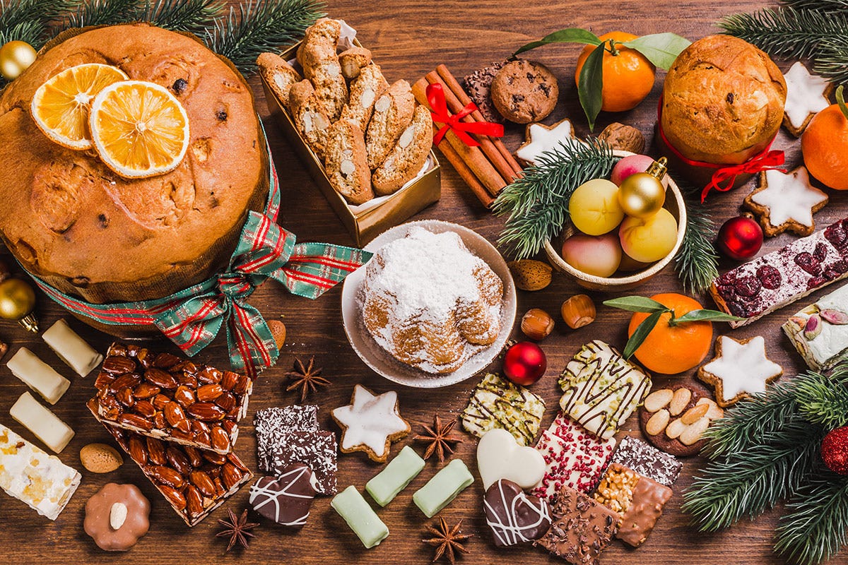 Natale sicuro: sequestrate dai NAS 39 tonnellate di dolci delle feste