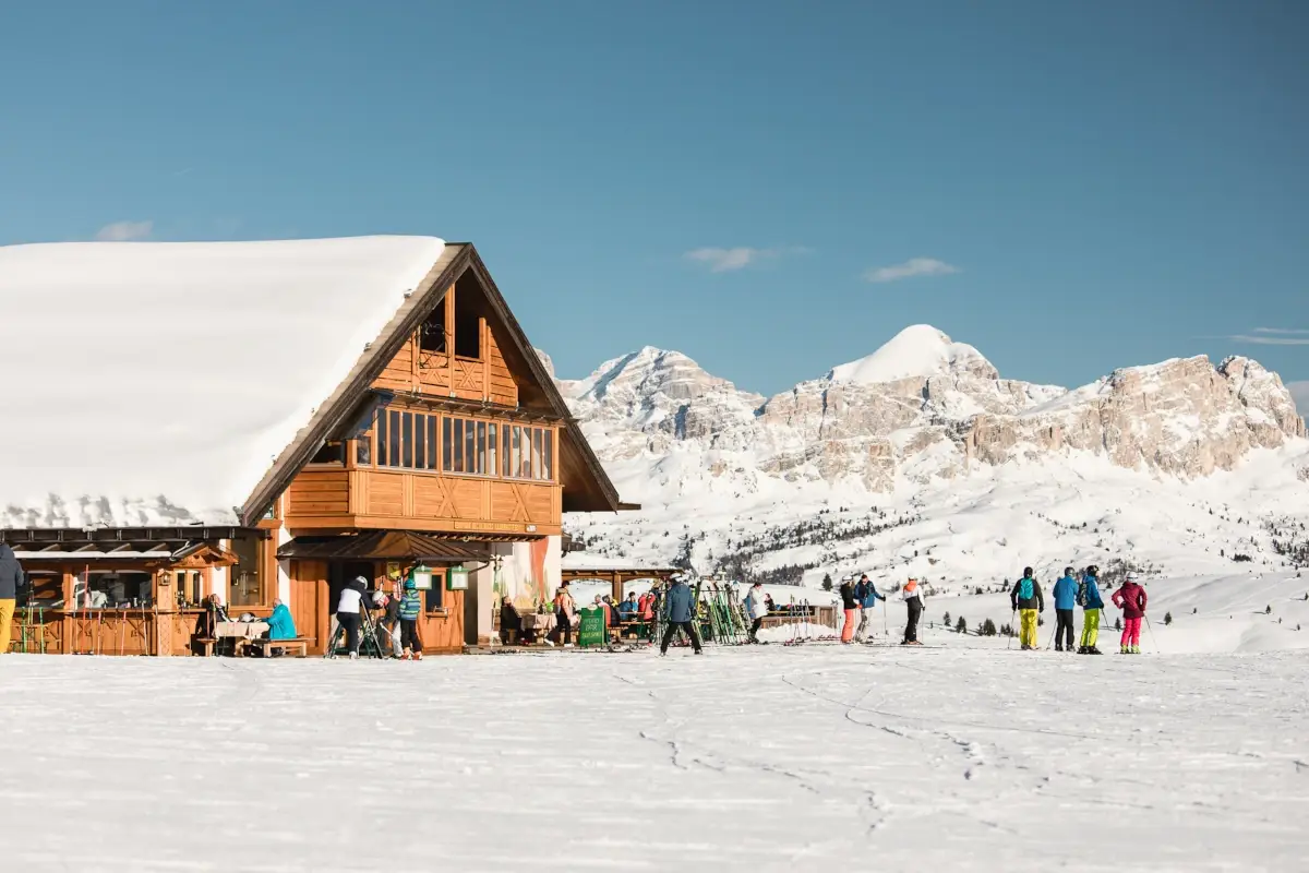 Rifugio Bec De Roces (foto De Pellegrin) Arabba, tempio dello sci sulla Marmolada