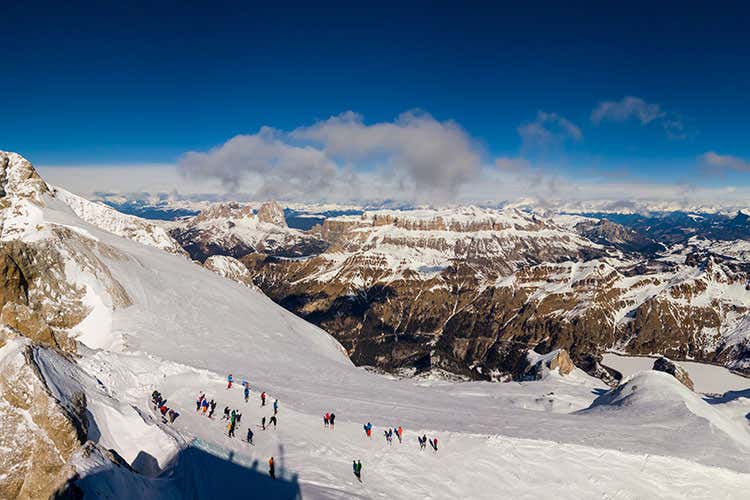 La Marmolada, uno dei punti più spettacolari delle Dolomiti (Tutte le Dolomiti sugli sci Il grande Carosello sarà realtà) La Marmolada, uno dei punti più spettacolari delle Dolomiti (Tutte le Dolomiti sugli sci Il grande Carosello sarà realtà)
