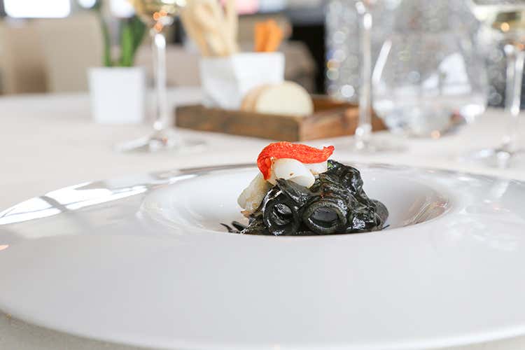 (Domenica al Quarto Piano di Rimini Silver Succi fa tornare bambini)