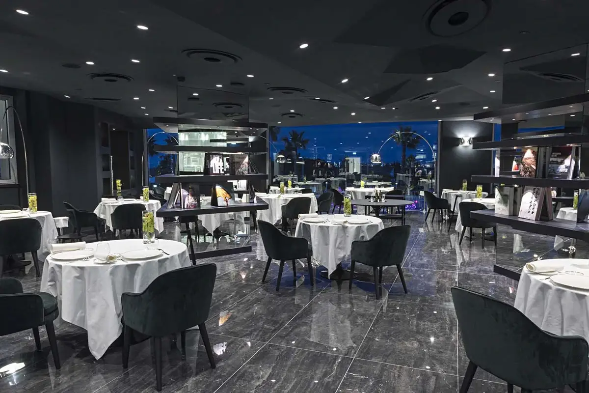 Al Don Alfonso 1890 San Barbato, la cucina meditetteranea nel fascino del total black