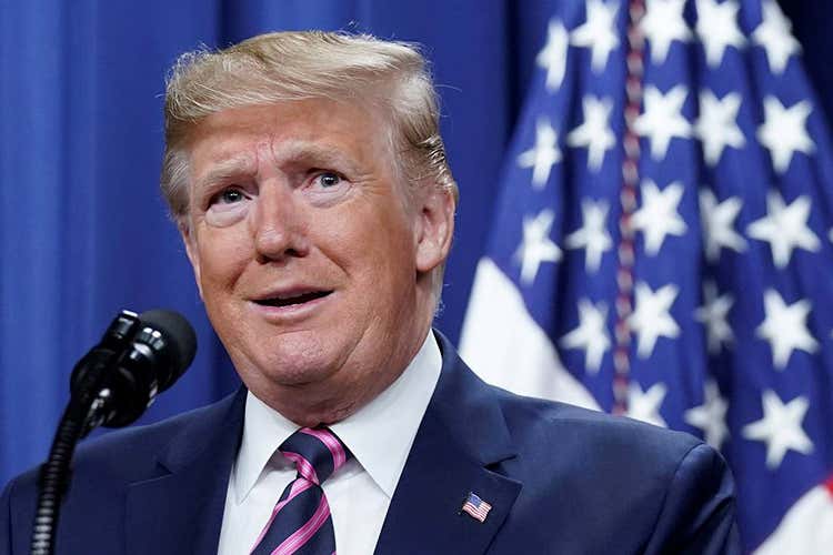 Donald Trump - Trump: Iniettiamo candeggina per disinfettare i contagiati...