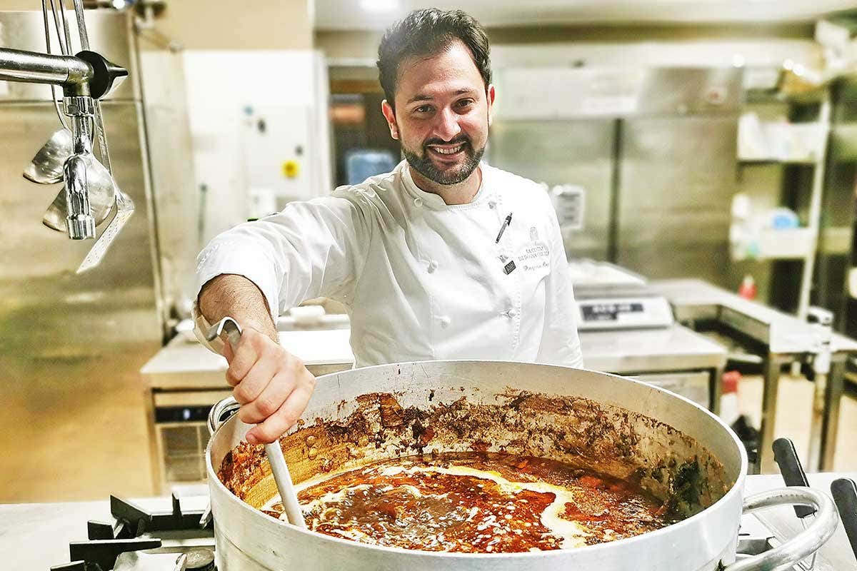 Piergiorgio Alecci “La Cucina di Donna Carmela” si ispira alla tradizione e guarda all’Oriente Piergiorgio Alecci “La Cucina di Donna Carmela” si ispira alla tradizione e guarda all’Oriente