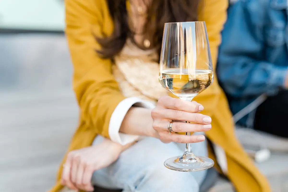 Crescono le quote rosa tra i wine expert Il vino &egrave; sempre pi&ugrave; rosa: un consumatore su due &egrave; donna