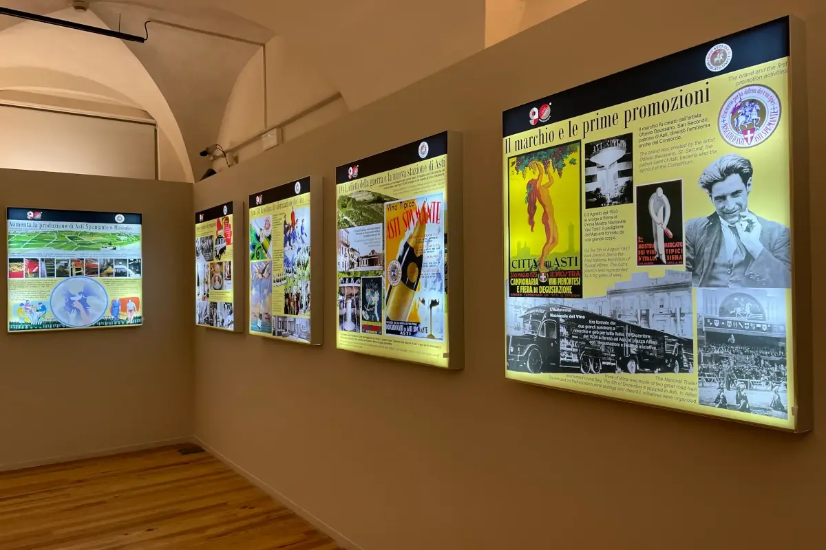 La mostra Novant'anni di bollicine Il Consorzio dell’Asti tra Douja D’Or e “Novant’anni di bollcine”