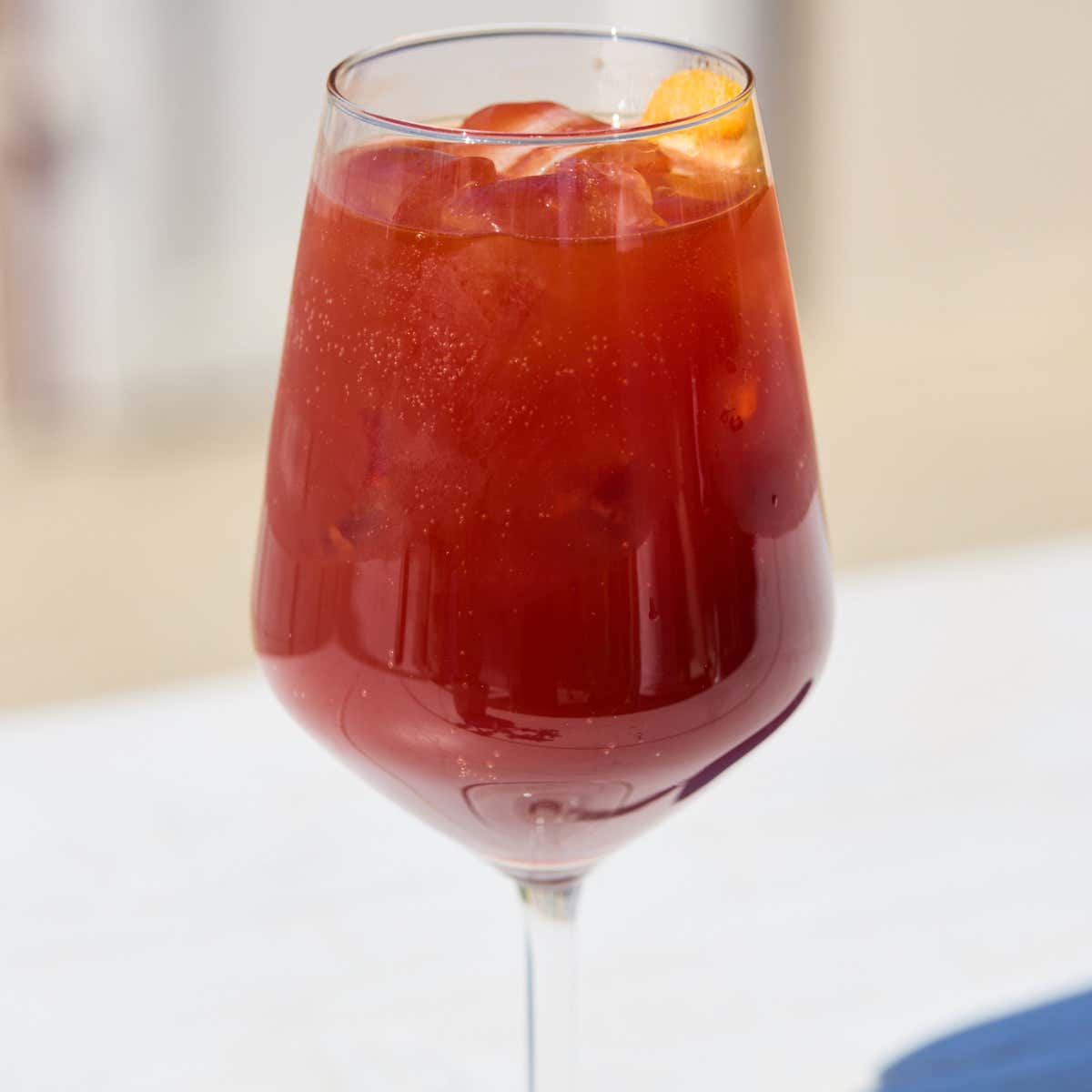 Fruit Spritz, il cocktail alla frutta che cambia il momento dell’aperitivo