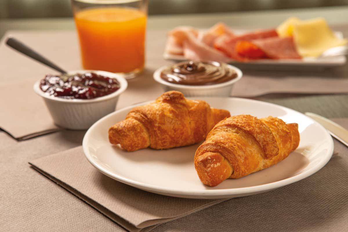 Prodotti dolci e salati per una colazione gluten free di qualità al bar o in hotel Prodotti dolci e salati per una colazione gluten free di qualità al bar o in hotel