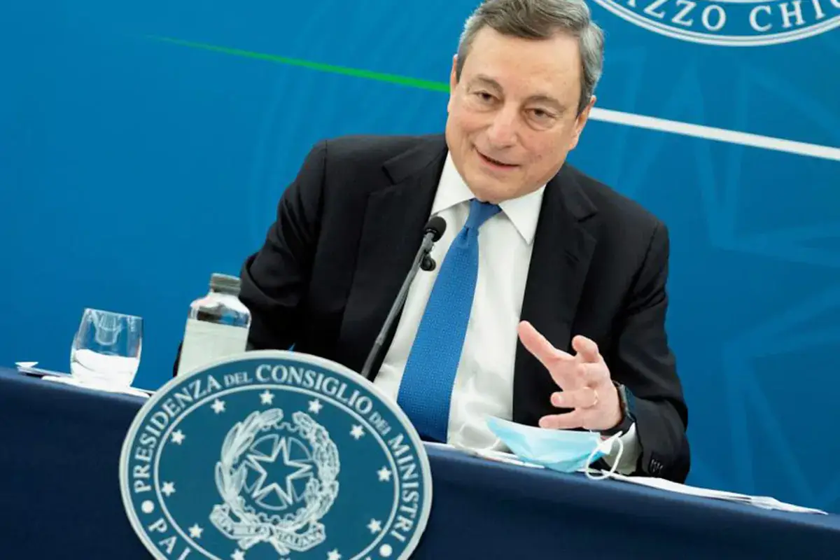Il premier Mario Draghi Caro bollette il Governo rassicura: &laquo;Presto altri aiuti&raquo;