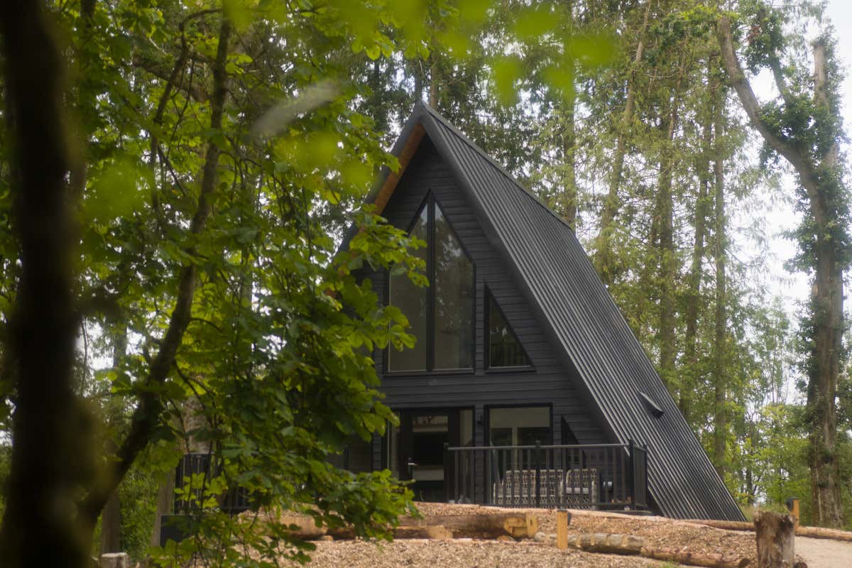 Drumhierny Woodland Hideaway Tutto il calore dell'Irlanda d'inverno tra cottage fari e antichi castelli Drumhierny Woodland Hideaway Tutto il calore dell'Irlanda d'inverno tra cottage fari e antichi castelli