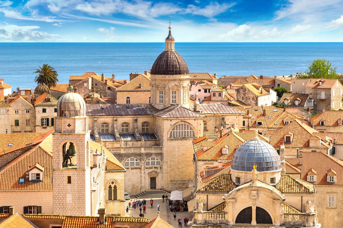 Dubrovnik, in Croazia, nota per aver ospitato le riprese de Il Trono di Spade Quando il cinema traina il turismo: sette luoghi da non perdere per chi ama i film