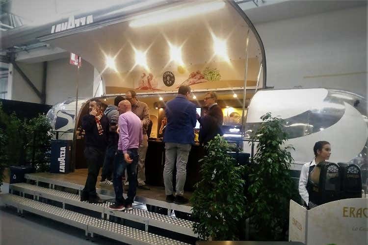 (Due tazzine per un italiano su due Il settore del caffè non conosce crisi) (Due tazzine per un italiano su due Il settore del caffè non conosce crisi)