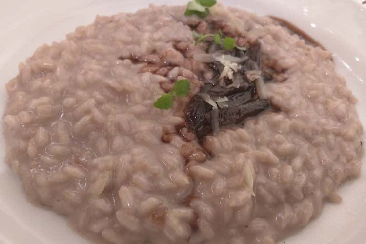 (La duttilit&agrave; del formaggio Piave Dop Tocco di qualit&agrave; su una pizza gourmet)