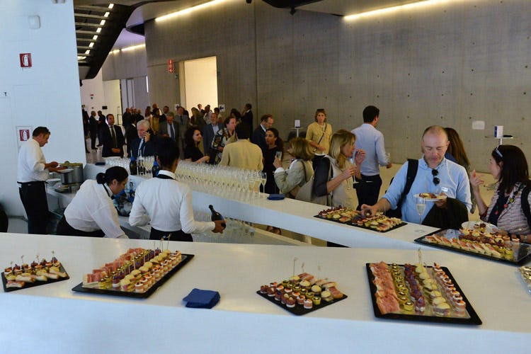 Il buffet preparato dal Gruppo Chef Ambassador (Effetto Cortina 2021, sci mondiale per il rilancio del turismo)
