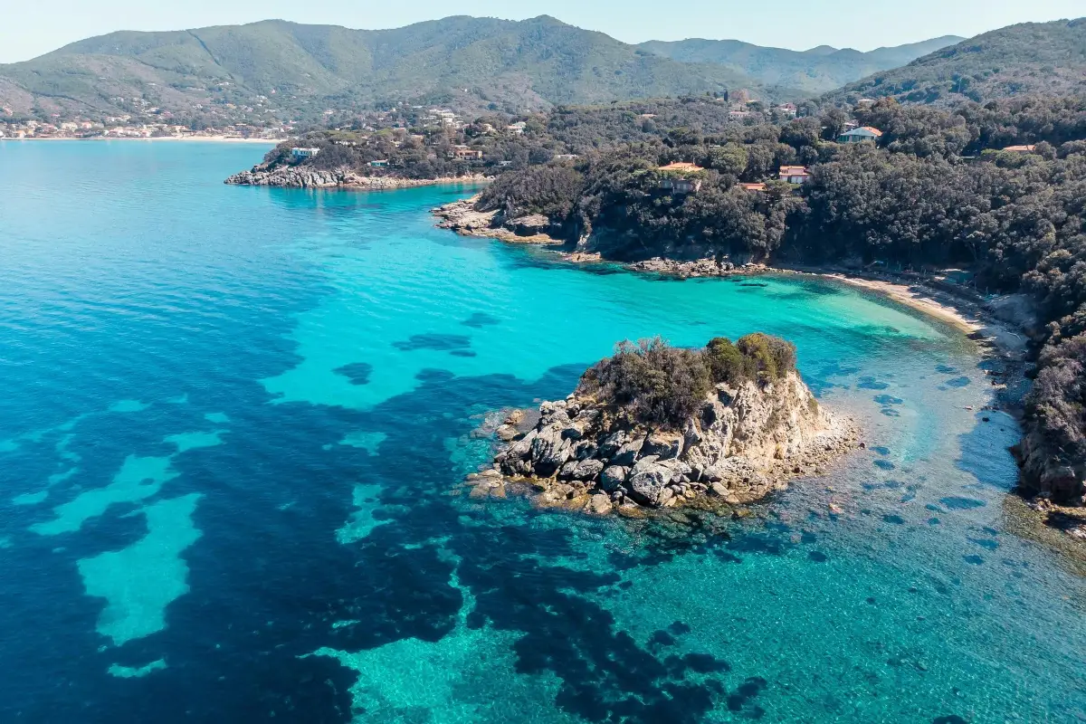 Le baie dell'Isola d'Elba In barca l'estate non ha fine. Luoghi magici da scoprire a settembre