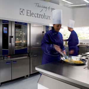 Touchline Electrolux, il forno ecologico che riduce i consumi e semplifica  la vita - Italia a Tavola
