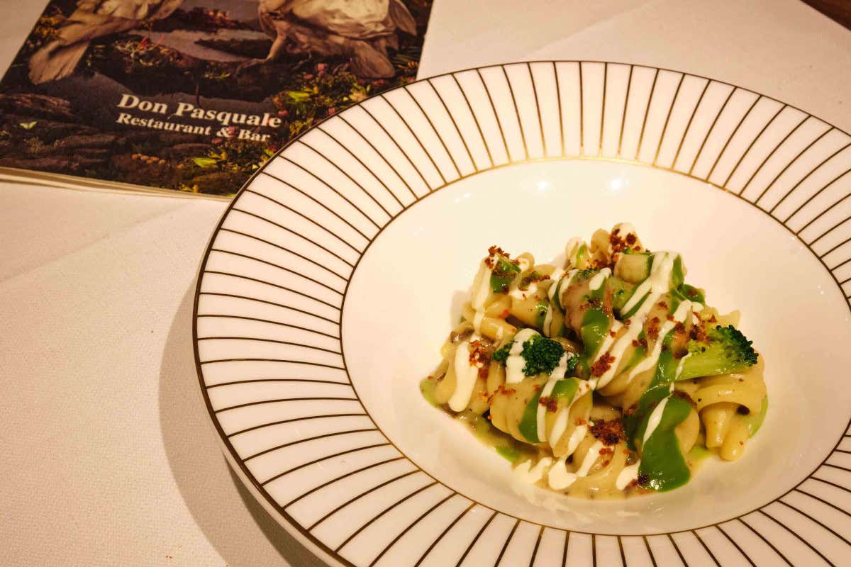 Eliche e broccoli A tavola come a teatro: il Don Pasquale di Roma, sensuale ed eccentrico