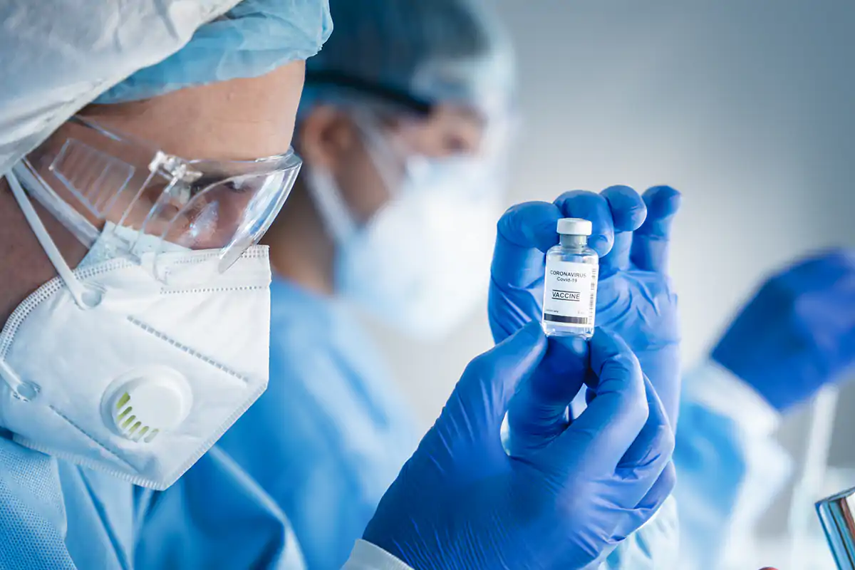 Attesa per la decisione di Ema sul vaccino AstraZeneca L'Agenzia del farmo decide su AstraZenecadopo lo stop di 16 Paesi europei