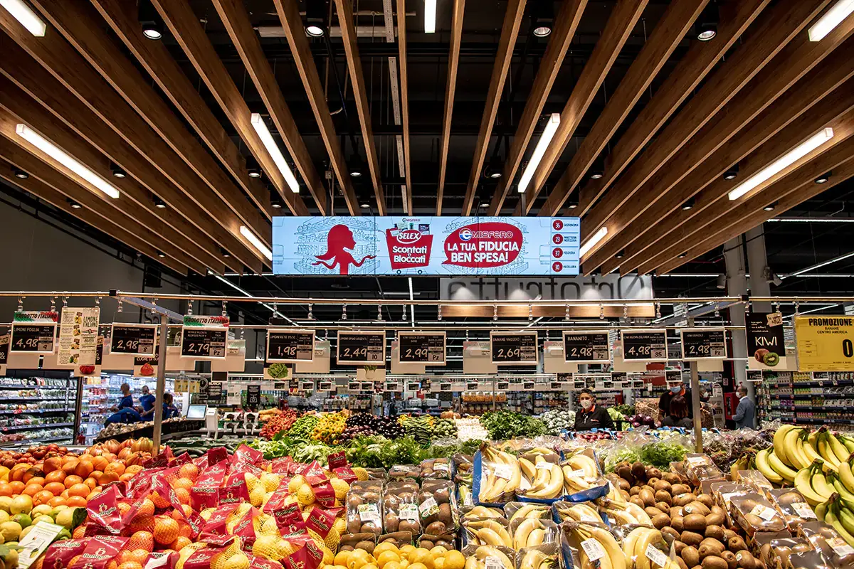 L'offerta di frutta e verdura da Emisfero Gruppo Unicomm porta Emisfero al Centro Commerciale Leonardo di Fiumicino