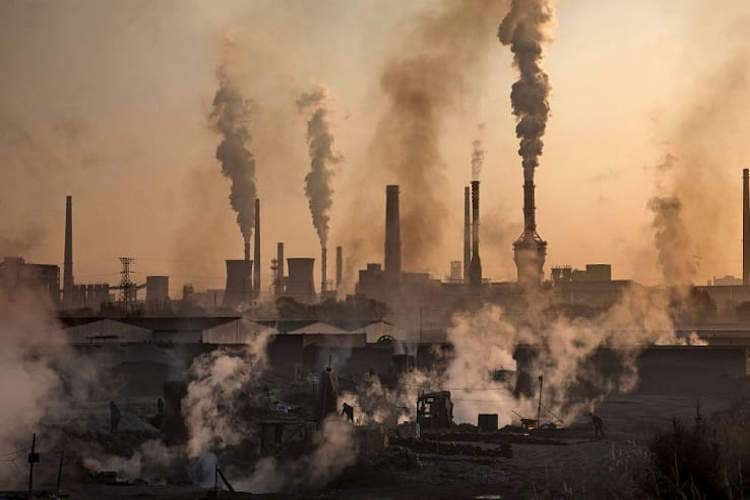 Emissioni CO2, calo record dell'8% Berlino, scende l'indice di contagio