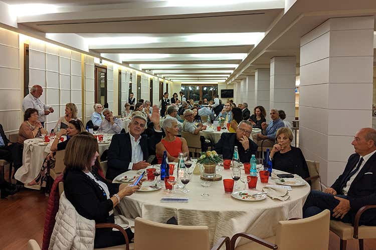 La sala dove si è svolta la cena (Cibo e vino spingono il turismo Da Alghero una lezione di squadra)