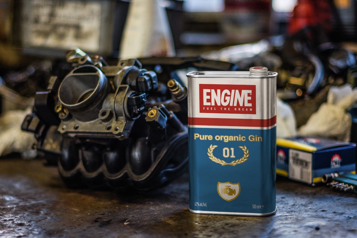 Engine Garage, un mix perfetto di auto, moto, musica e gin di qualità