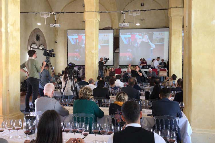 Un'istantanea delle attivit&agrave; di Enologica (Ad Enologica i produttori emiliani promuovono vino e turismo)