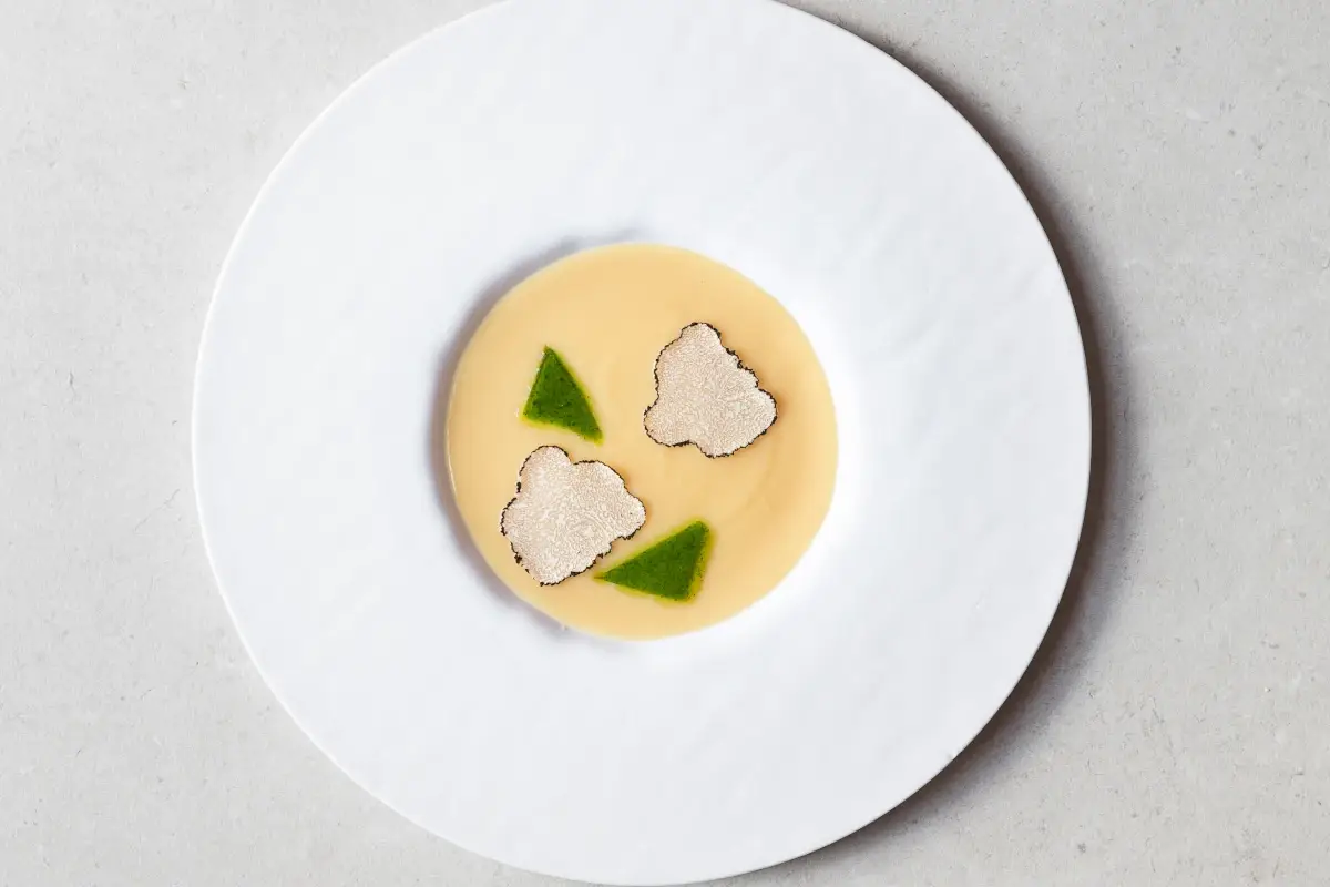 Crema di patate, lapsang souchong Nelle Langhe, ma senza frontiere: Piazza Duomo di Enrico Crippa