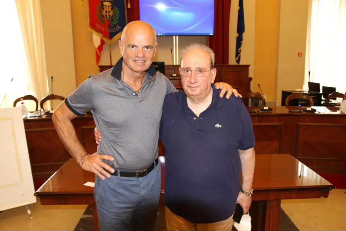 Enrico Derflingher insieme a Mario Civerchia&nbsp; Tra i &ldquo;Marchigiani dell'anno&rdquo; c'&egrave; anche Enrico Derflingher