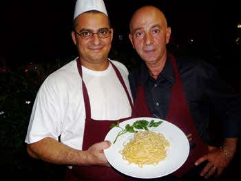 Enrico, lo chef Vito e i tonnarelli cacio e pepe