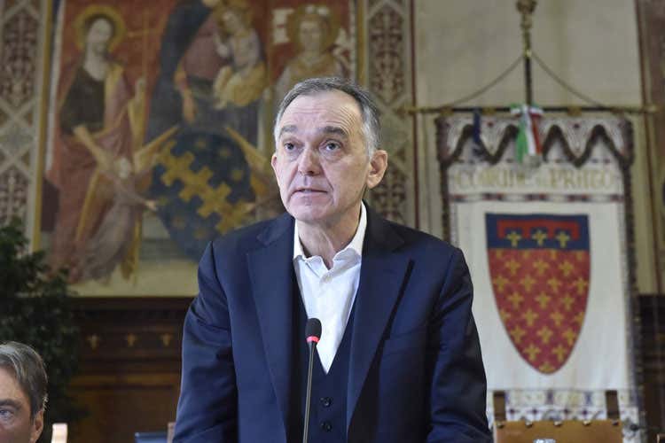 Enrico Rossi - Il Virus in Toscana, Enrico Rossi: &laquo;Casi contenuti grazie ai medici&raquo;