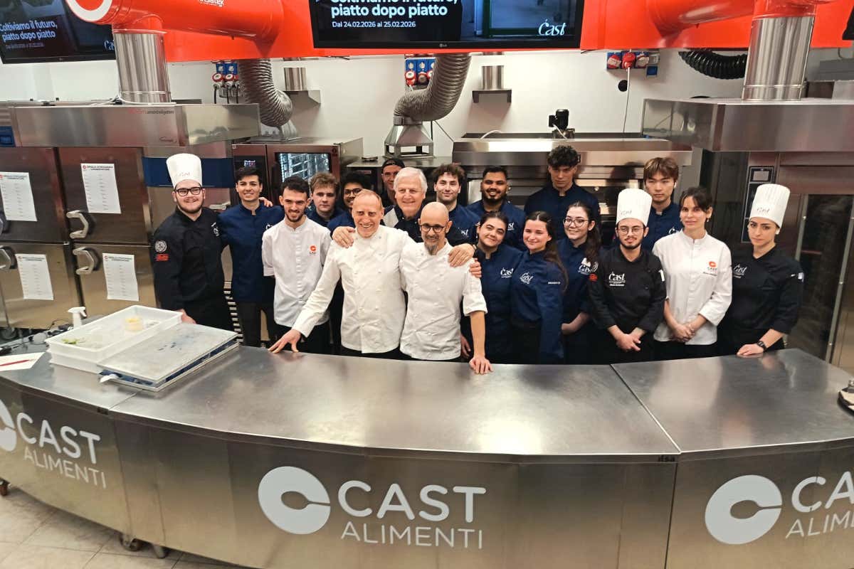 I relatori della masterclass con gli allievi di Cast Alimenti