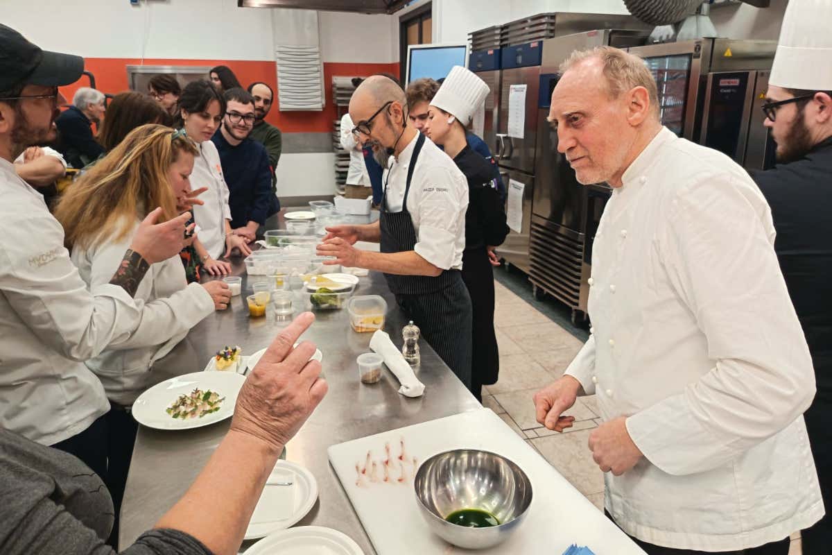 Chef Enrico Crippa e chef Antonio Ghilardi dialogano coi partecipanti alla masterclass di Cast Alimenti