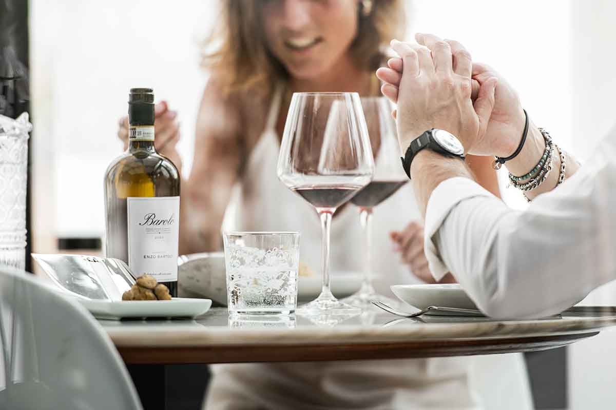 Barolo e moda: perché il vino di Enzo Bartoli è definito “Piemonte Couture Barolo e moda: perché il vino di Enzo Bartoli è definito “Piemonte Couture