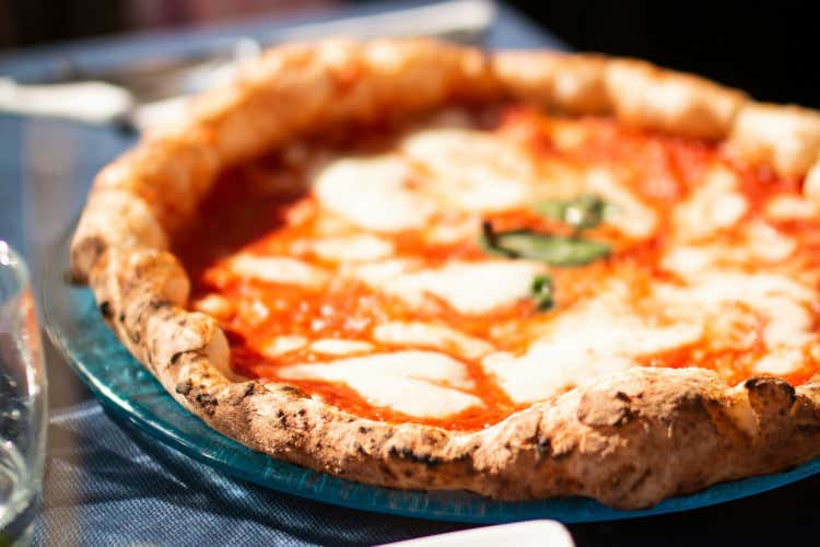 Una delle pizze di Epoca Grill & Pizza