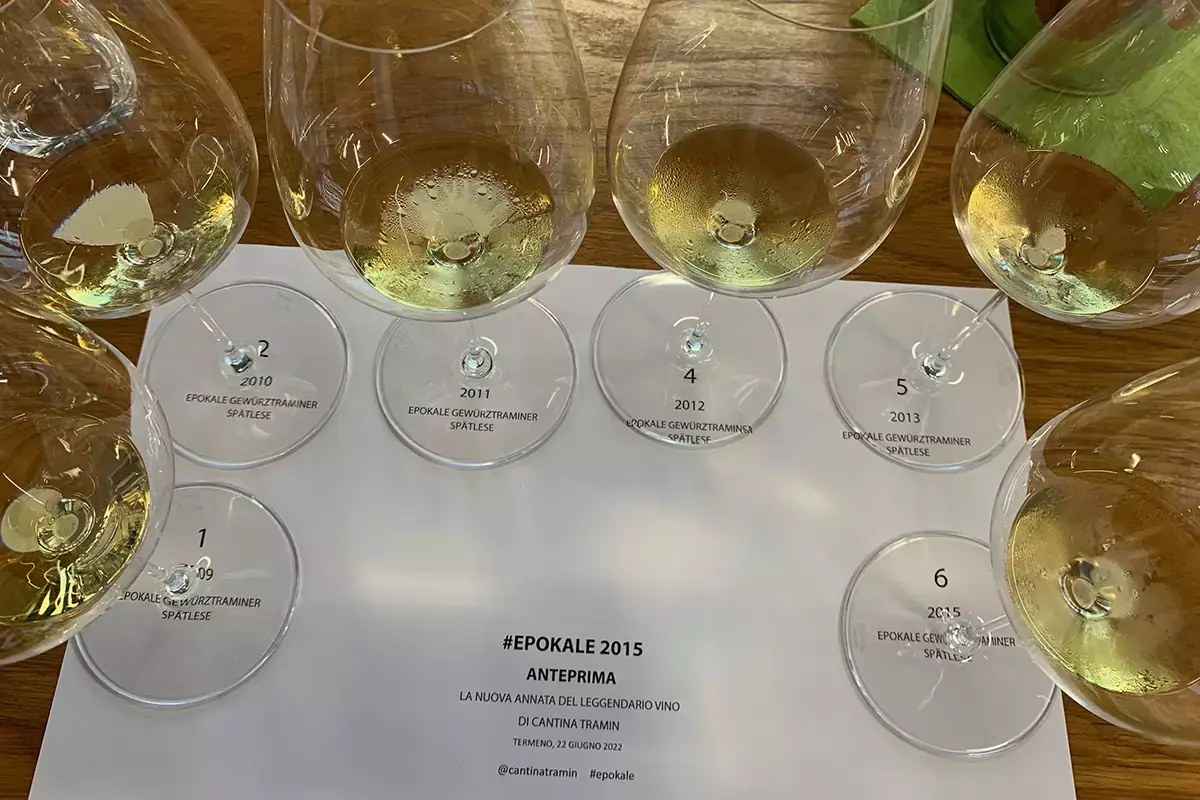 I colori di Epokale nelle diverse annate Cantina Tramin presenta il gioiello custodito in miniera