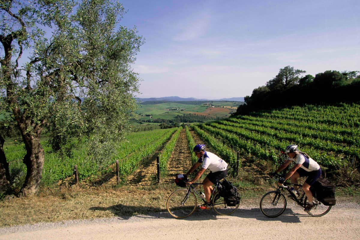 Cicloturismo in Toscana (Enrico Caracciolo) Vetrina Toscana, con L'Eroica un viaggio “lento” per assaporare il territorio