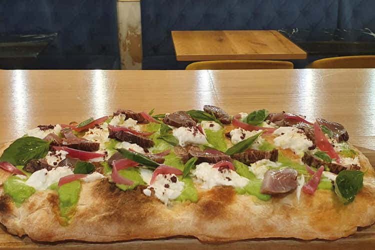 Pizza in pala Estate