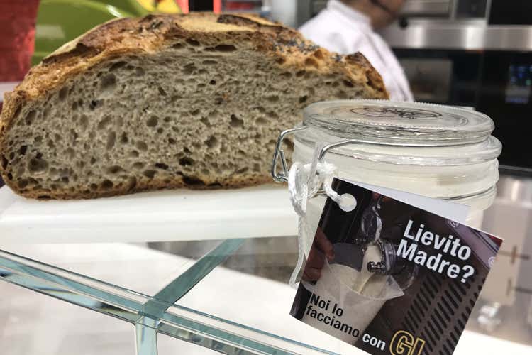 Con EsmachLab Smart si pu&ograve; produrre lievito madre tutto il giorno (Con EsmachLab Smart lievito madre in 3 metri quadrati)