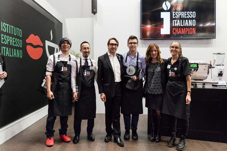 I finalisti del concorso (Il campionato del caffè espresso Ad Host vince un ventenne)