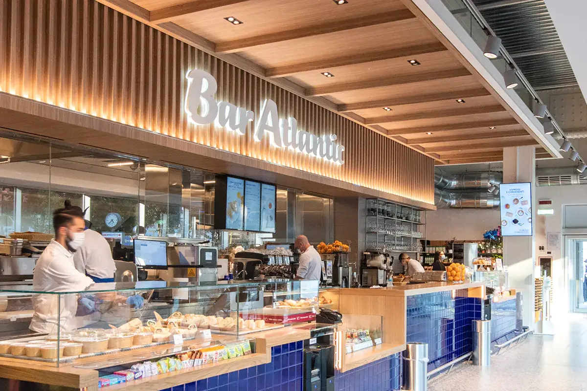Il Bar Atlantic Esselunga riapre lo storico supermarket di viale Cassala
