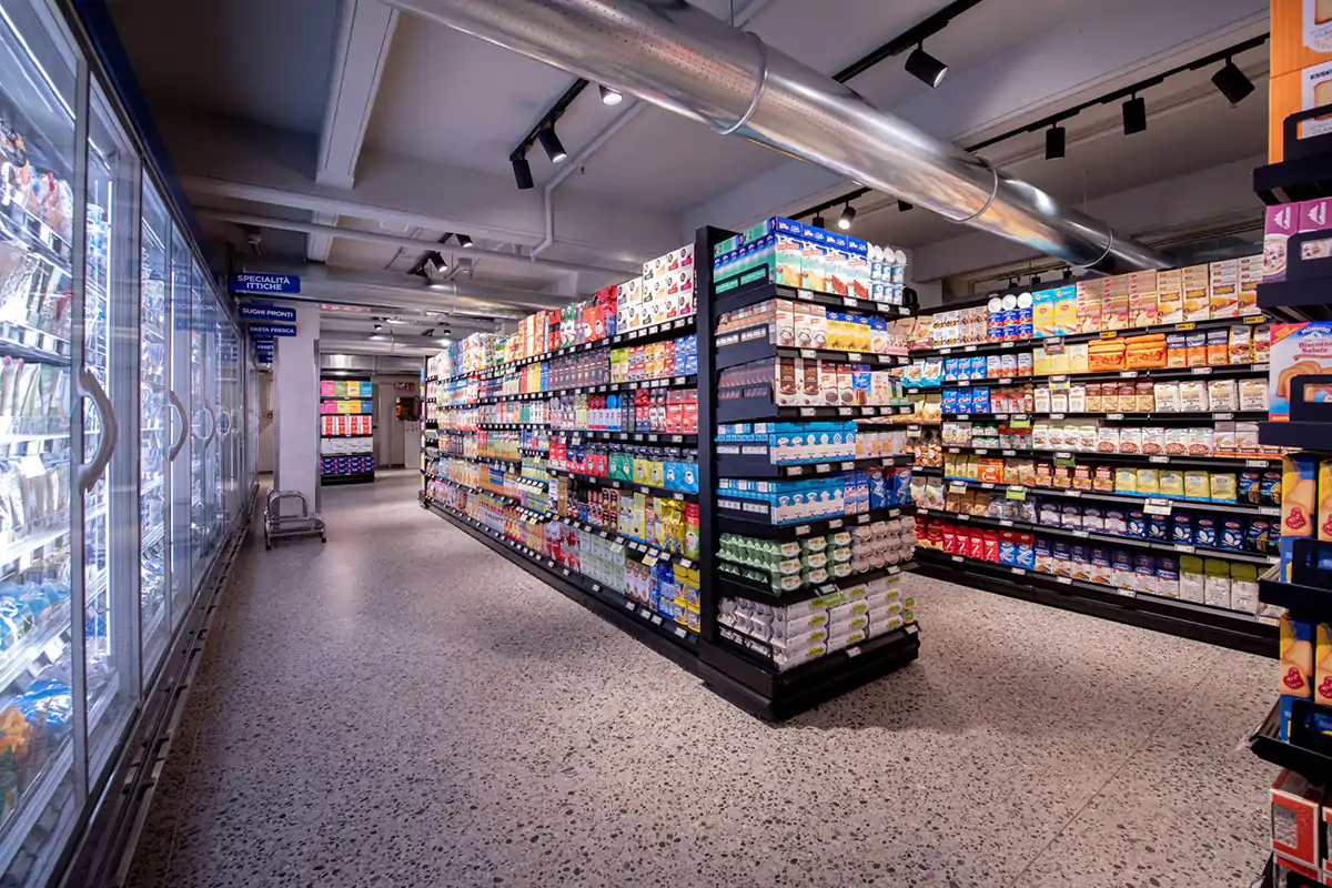 Uno scorcio dell'interno dello store LaEsse di Roma Esselunga, la pandemia non ferma la crescita di superstore e LaEsse