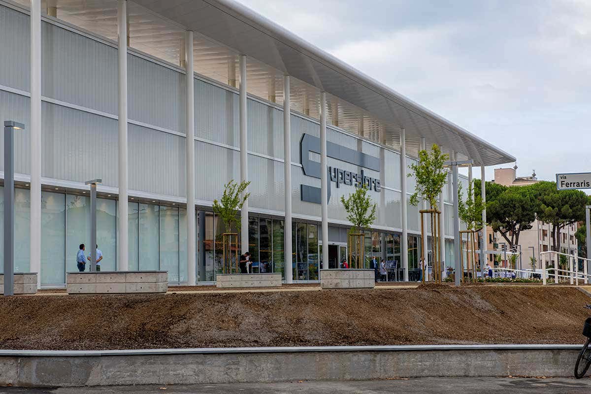 Il nuovo Superstore Esselunga di Livorno Esselunga apre il Superstore a Livorno dopo un iter lungo 15 anni Il nuovo Superstore Esselunga di Livorno Esselunga apre il Superstore a Livorno dopo un iter lungo 15 anni